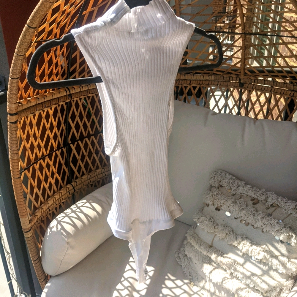 Lovers + Friends Mock Neck Bodysuit - Picture 2 of 7